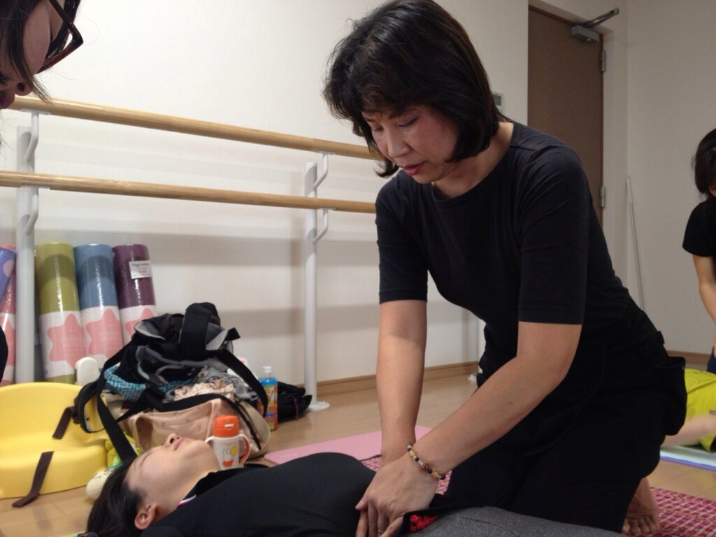 体感を確認しながら、手技を確認